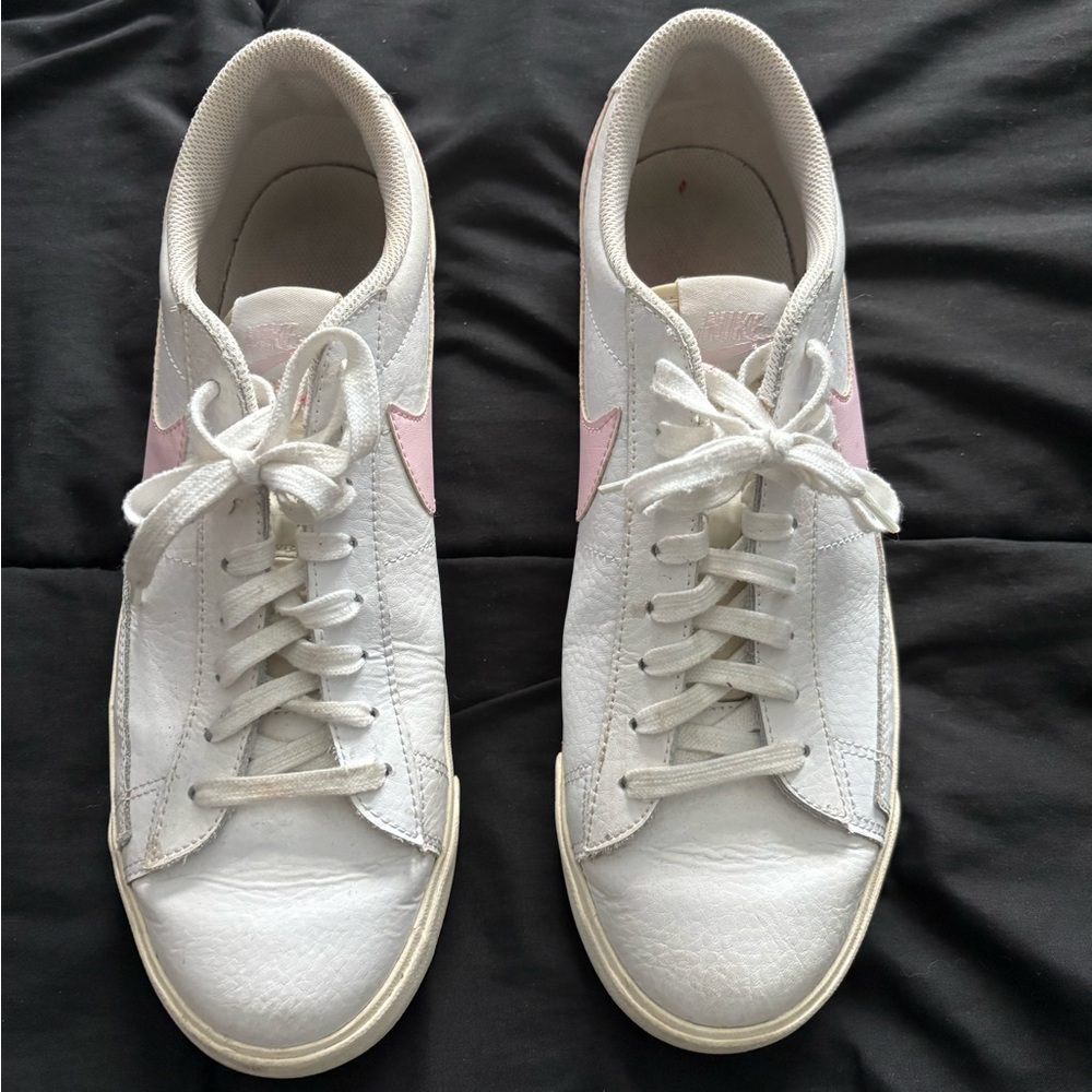 Nike blazer low